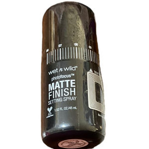 Wet n Wild PhotoFocus Matte Finisg Setting Spray 1.52 Oz New and sealed.